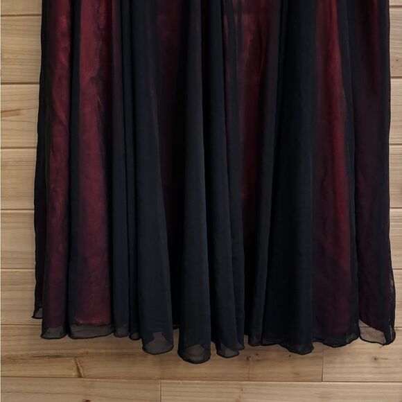 NWT Linea Domani Size Small Red Black Gothic Vampire Knee Length Skirt - Picture 6 of 9